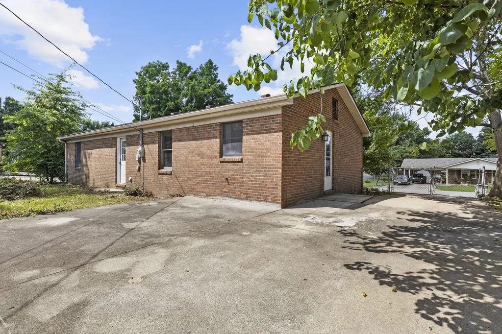 159 Hickory Road Lawrenceburg KY 40342
