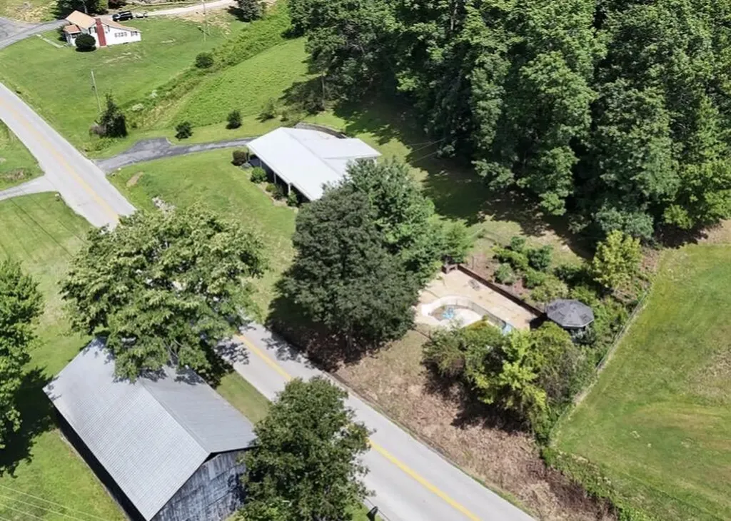 3590 Ky-638 Manchester KY 40962
