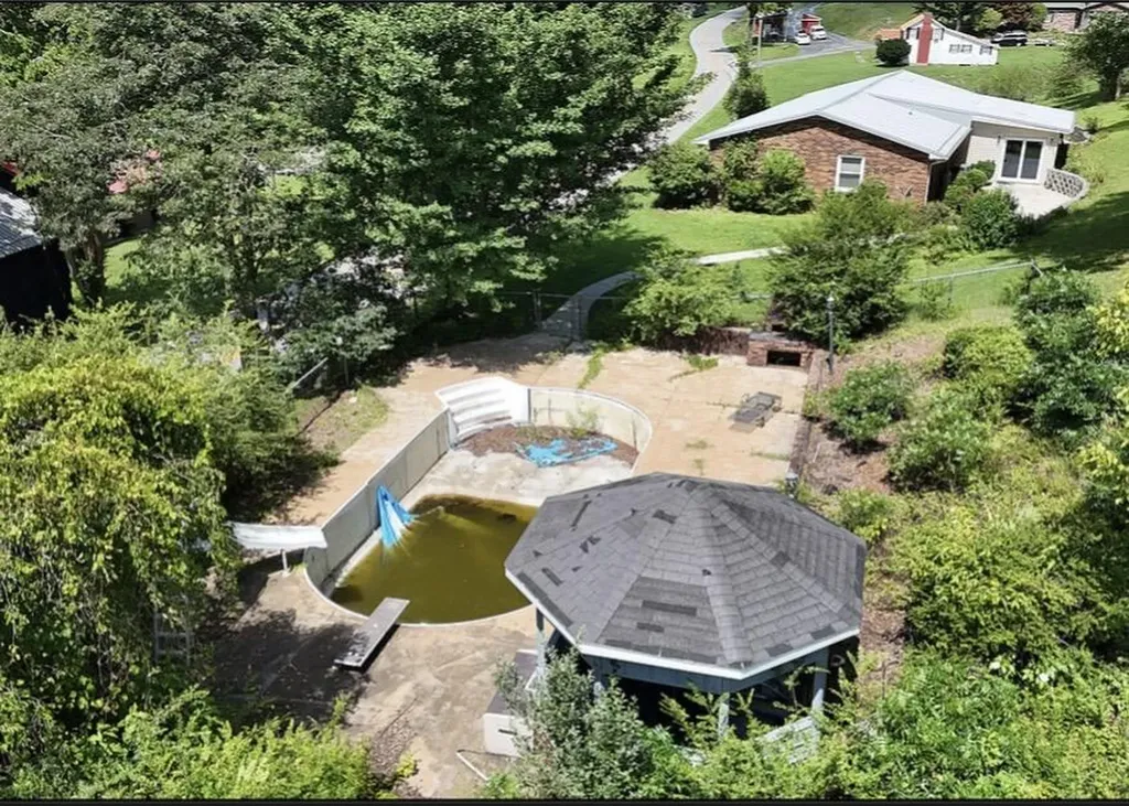 3590 Ky-638 Manchester KY 40962