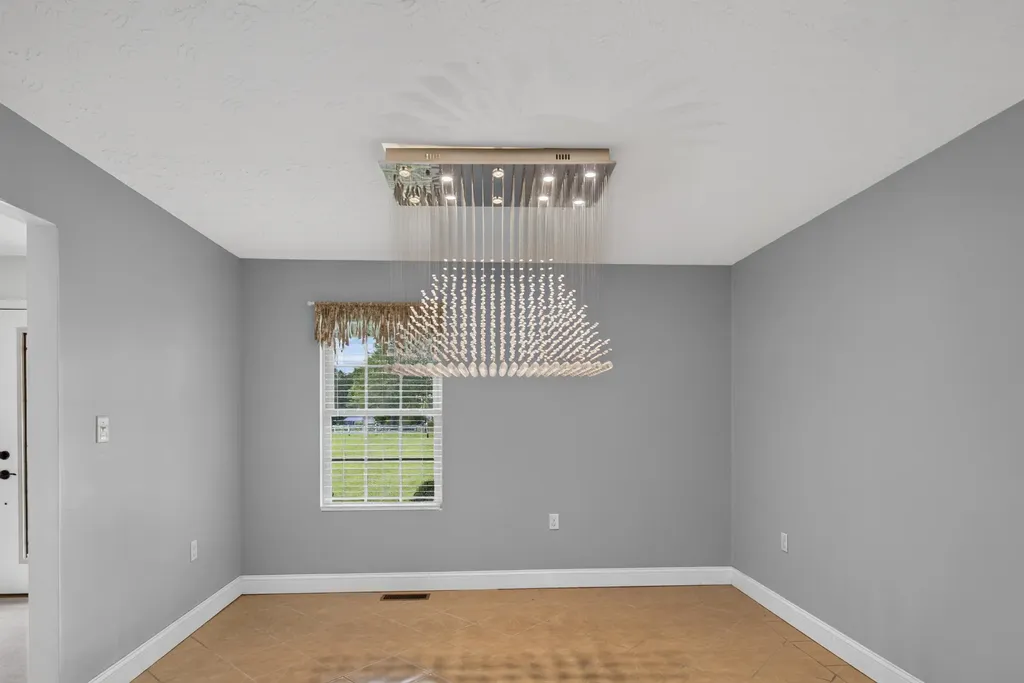 1408 Ky-80 Windsor KY 42565