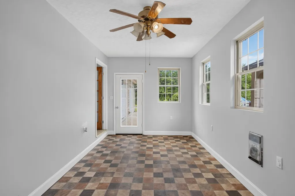 1408 Ky-80 Windsor KY 42565