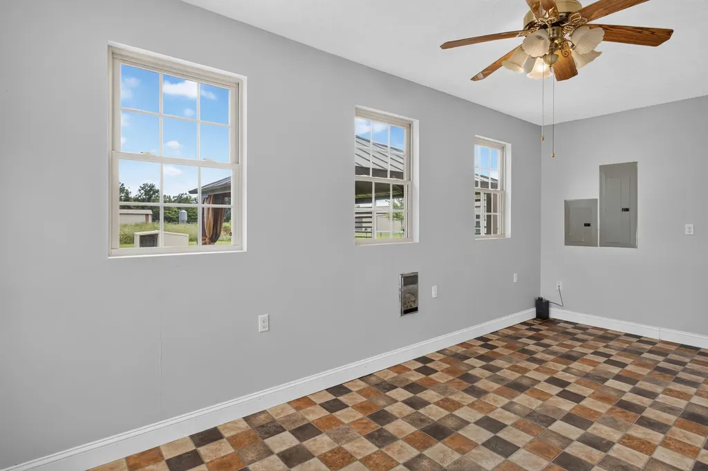 1408 Ky-80 Windsor KY 42565