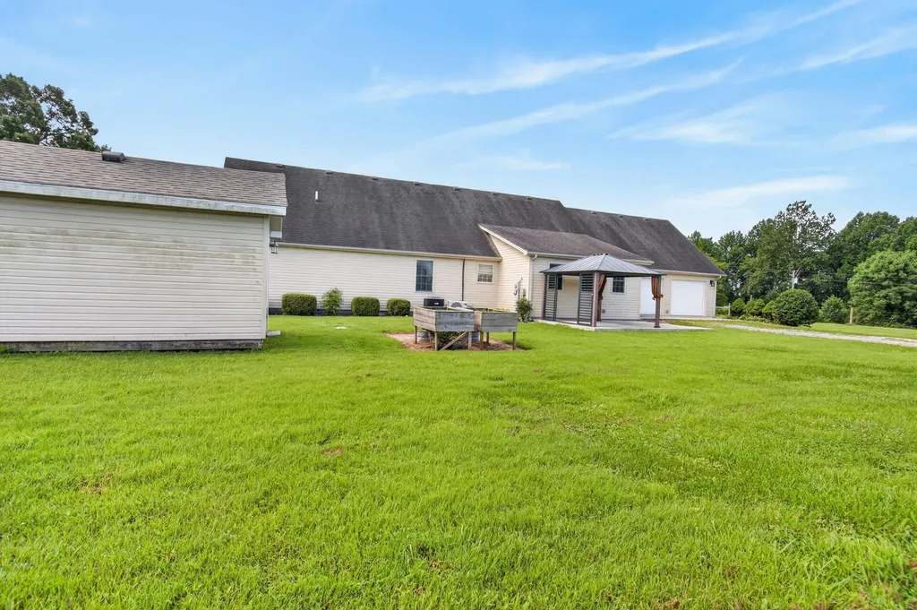 1408 Ky-80 Windsor KY 42565