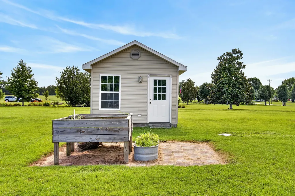 1408 Ky-80 Windsor KY 42565