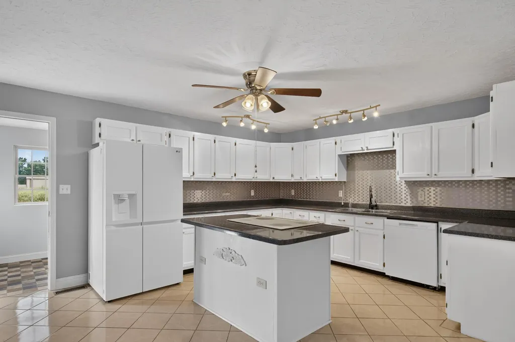 1408 Ky-80 Windsor KY 42565