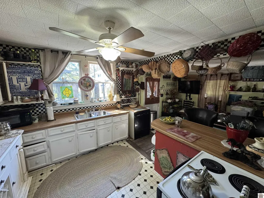 919 Troy Avenue Hickman KY 42050