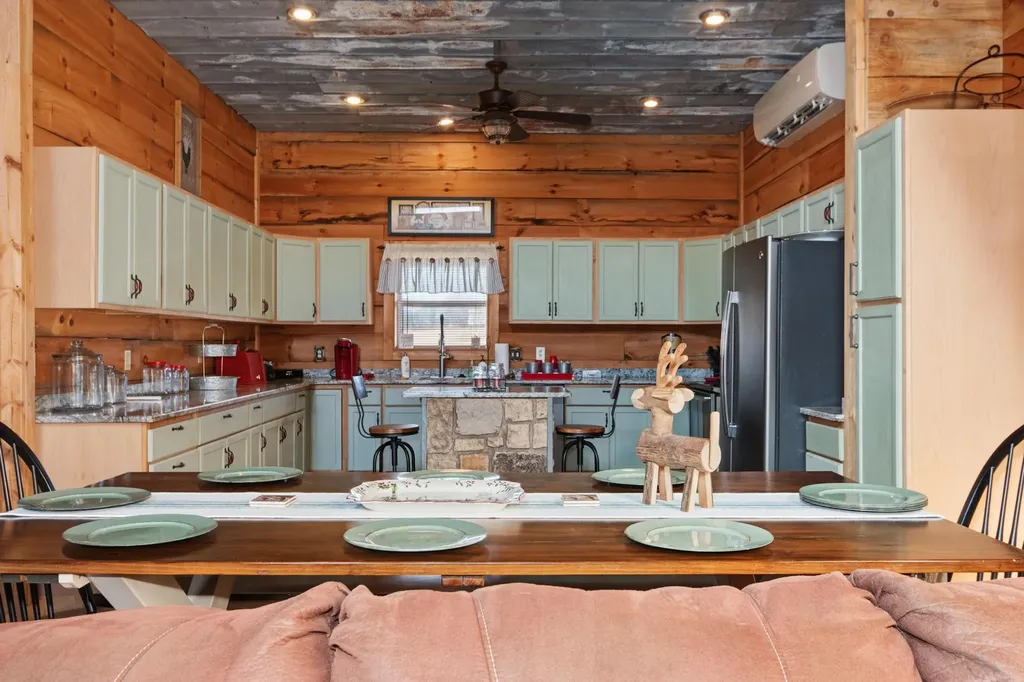 75 William Curnel Road Marion KY 42064