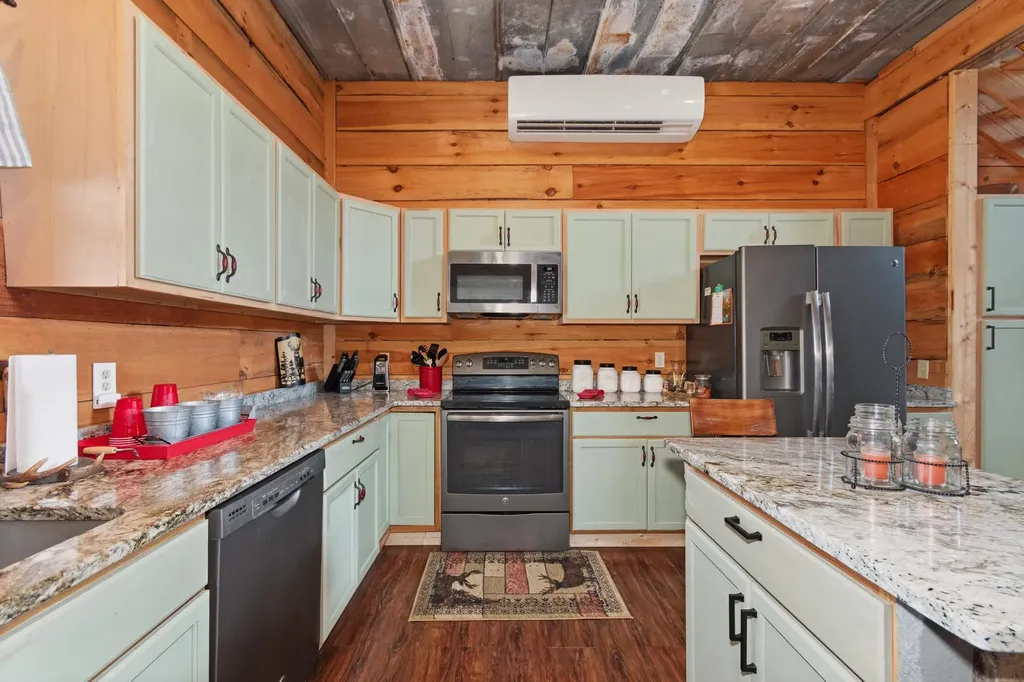 75 William Curnel Road Marion KY 42064