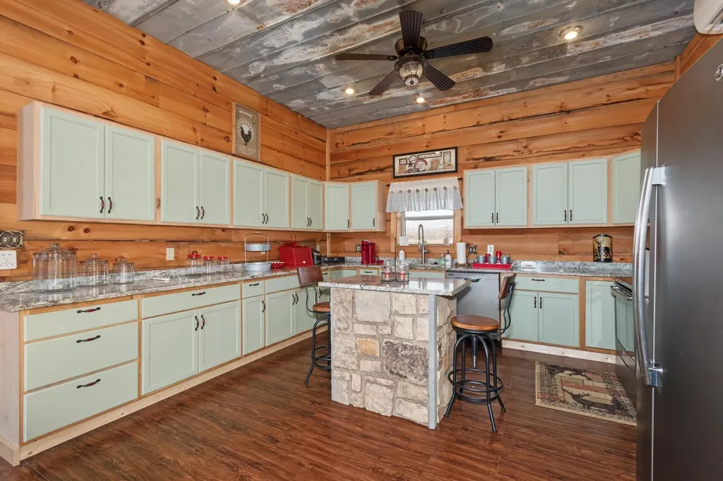 75 William Curnel Road Marion KY 42064