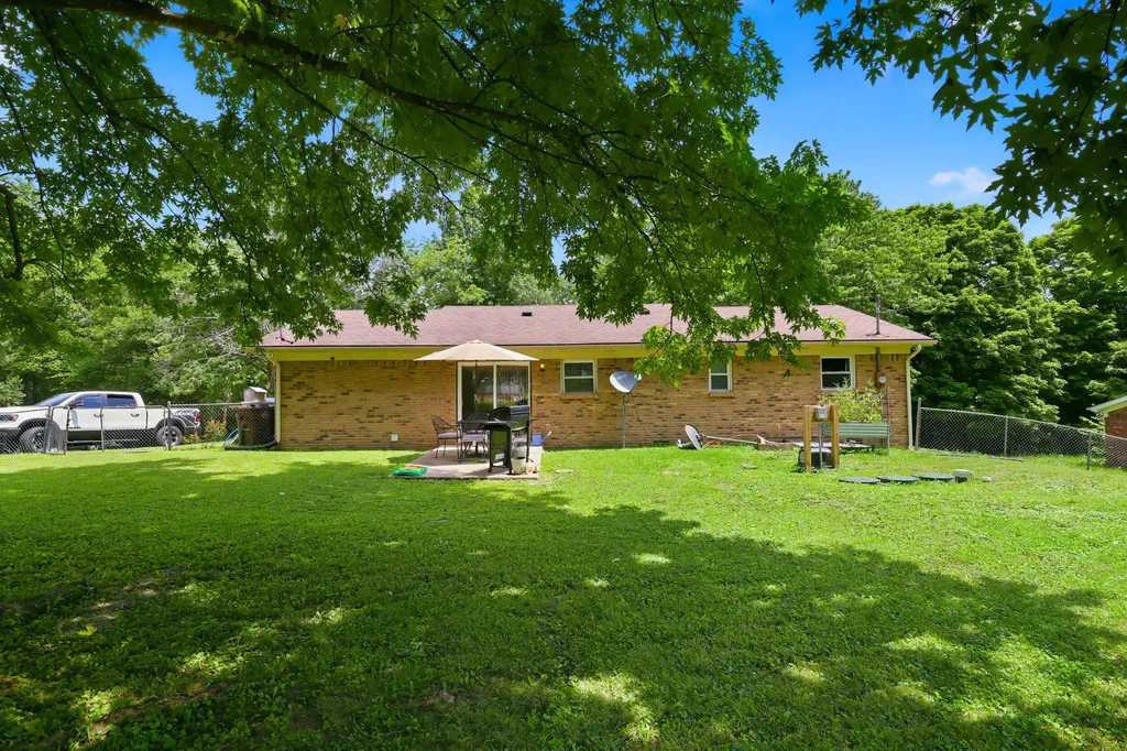 1919 Gilberts Creek Road Lancaster KY 40444