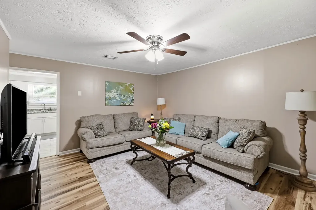 1919 Gilberts Creek Road Lancaster KY 40444