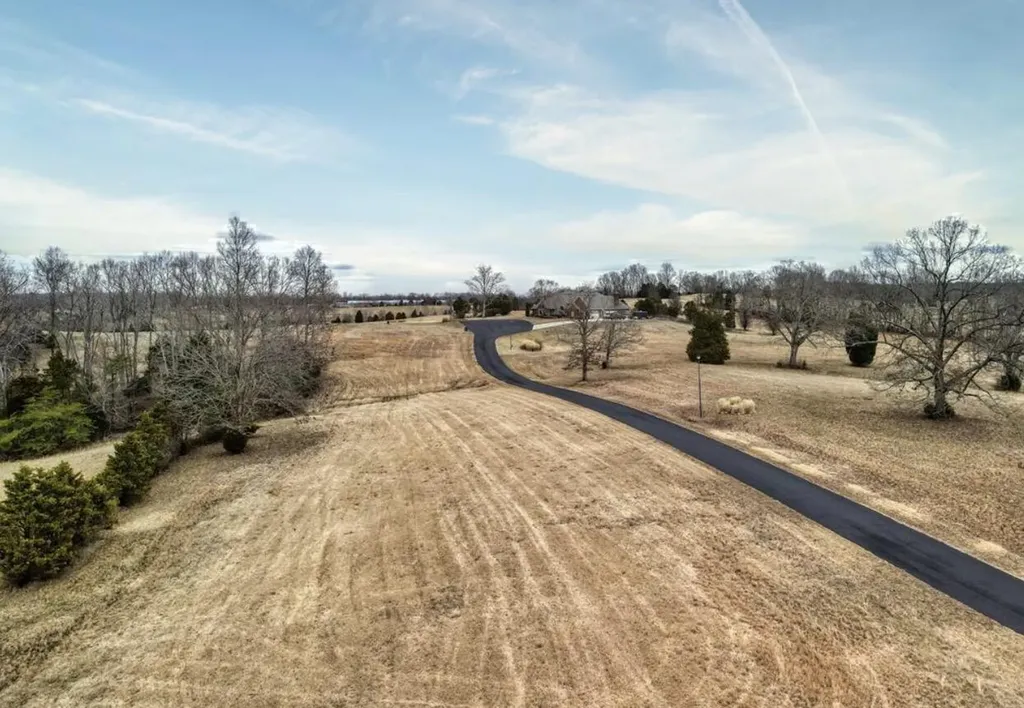 122 Fairway Acres Drive Dunmor KY 42239