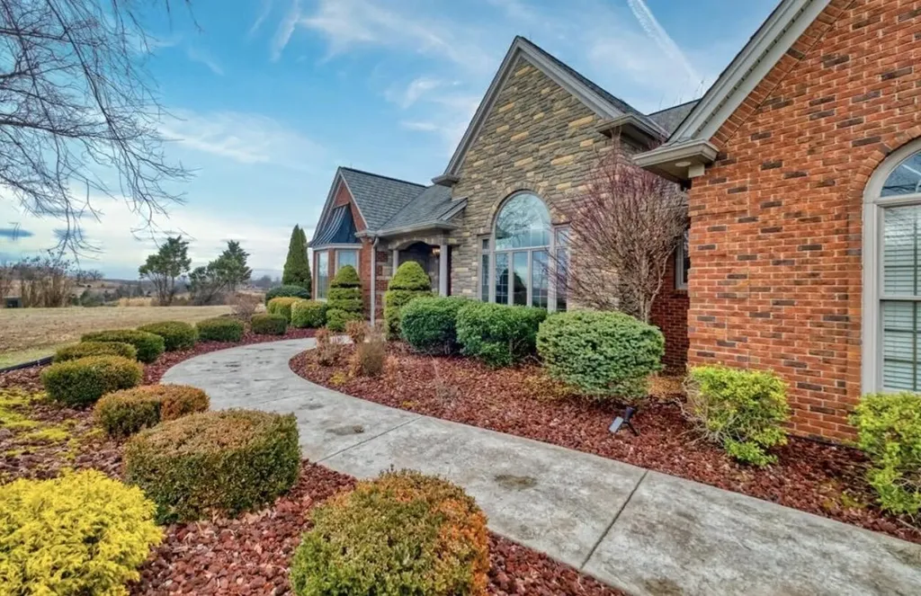 122 Fairway Acres Drive Dunmor KY 42239