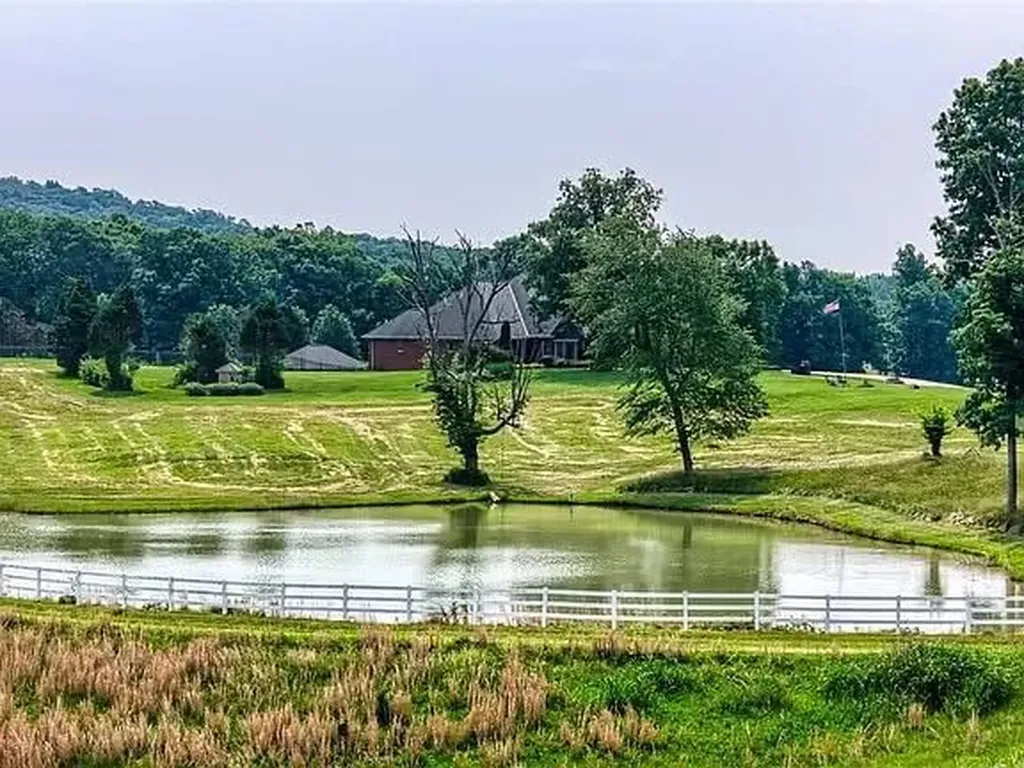 122 Fairway Acres Drive Dunmor KY 42239