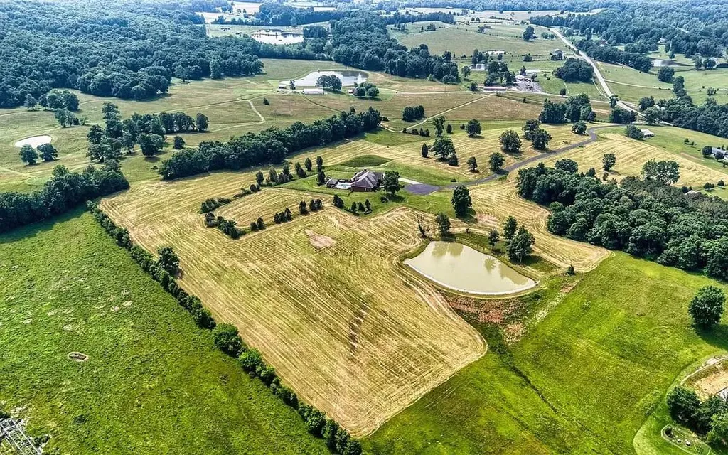 122 Fairway Acres Drive Dunmor KY 42239