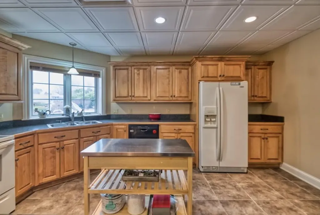 122 Fairway Acres Drive Dunmor KY 42239