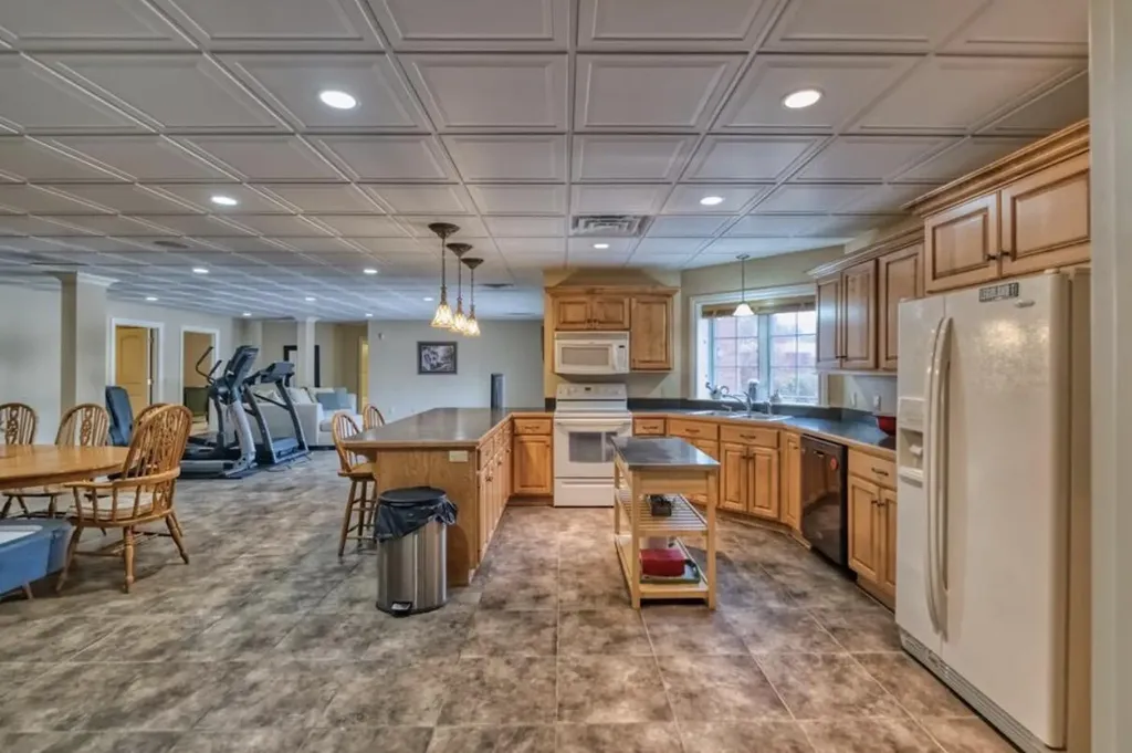 122 Fairway Acres Drive Dunmor KY 42239