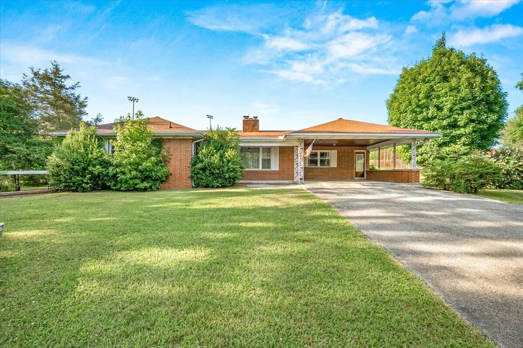 20 N 12th Street Williamsburg KY 40769