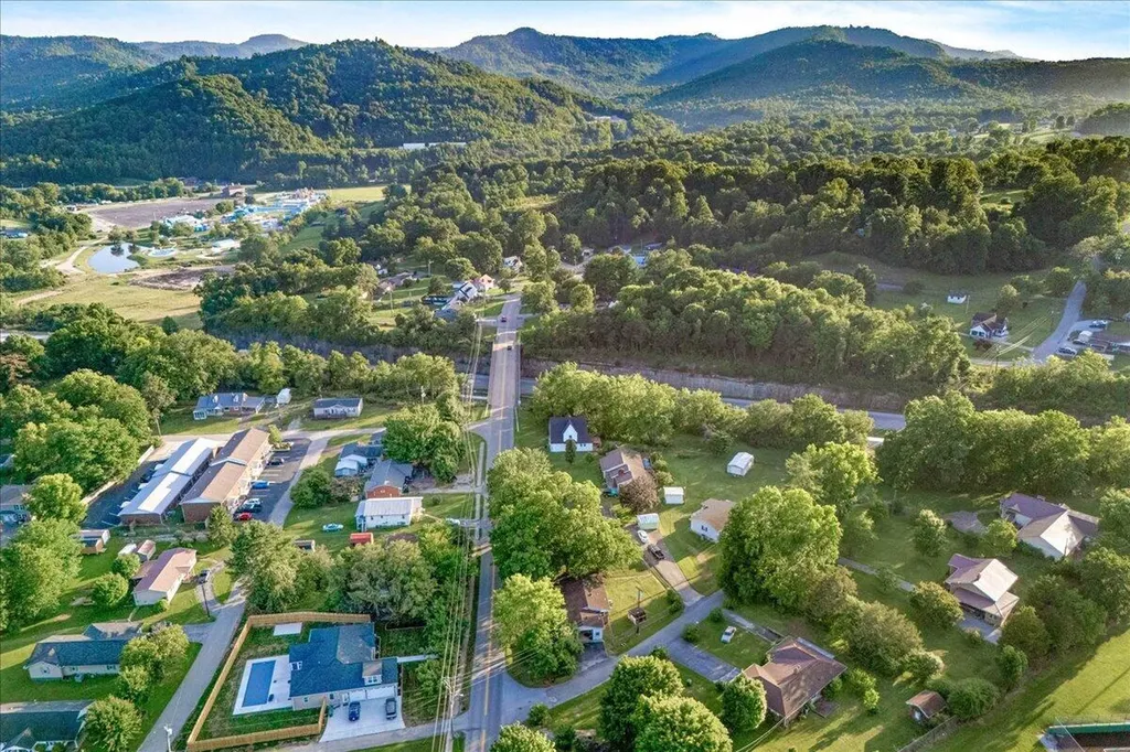 20 N 12th Street Williamsburg KY 40769