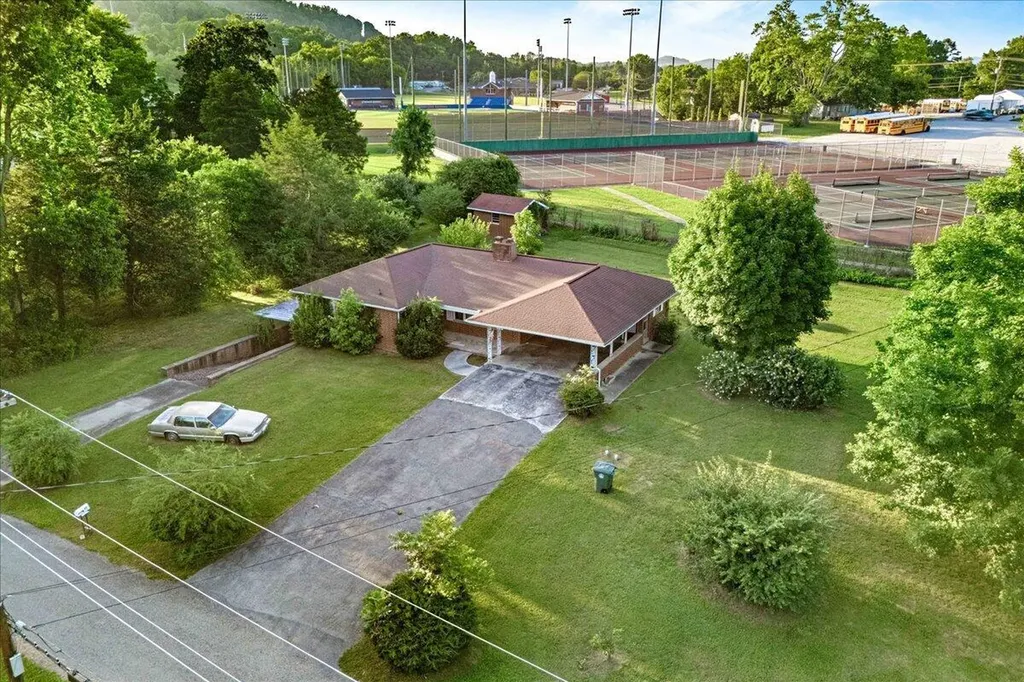 20 N 12th Street Williamsburg KY 40769