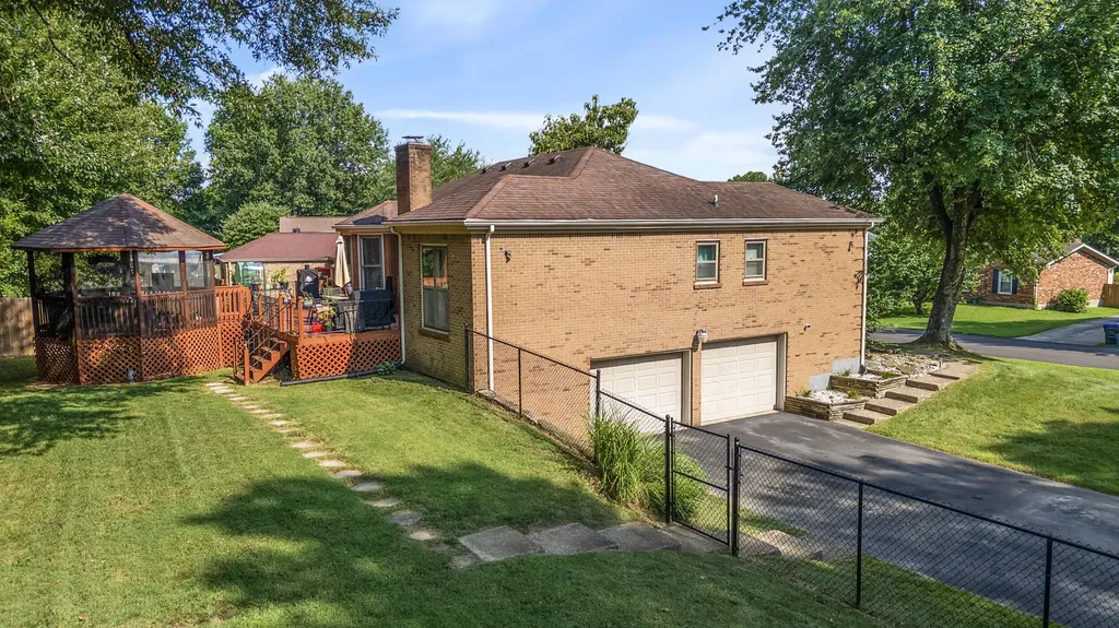 7401 Rambo Way Louisville KY 40228