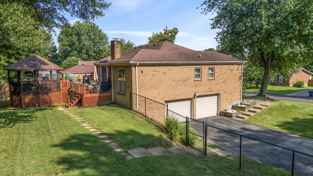 7401 Rambo Way Louisville KY 40228