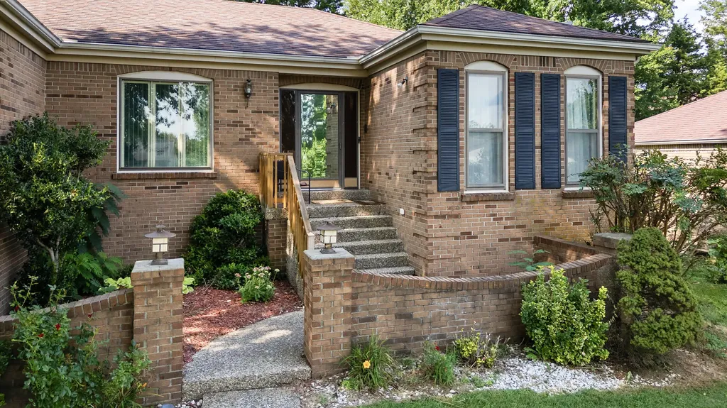 7401 Rambo Way Louisville KY 40228