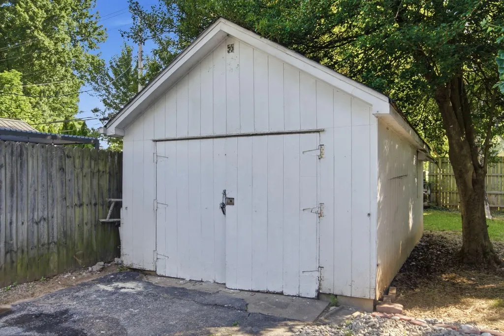 1645 Liberty Road Lexington KY 40505
