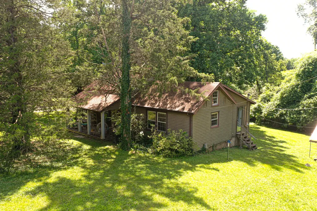 410 Canton Lakeshore Drive Cadiz KY 42211