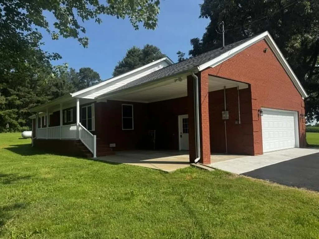4213 Kentucky 80 W Mayfield KY 42066