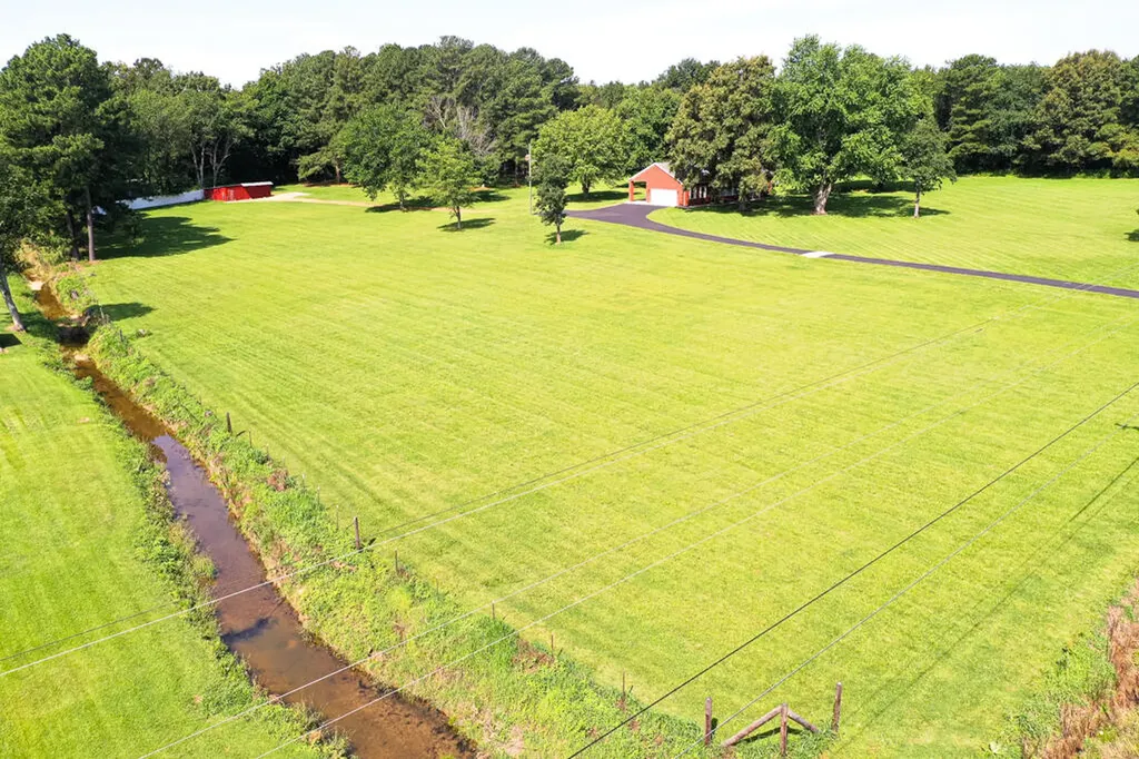 4213 Kentucky 80 W Mayfield KY 42066