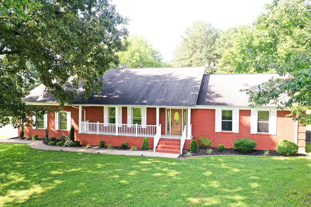 4213 Kentucky 80 W Mayfield KY 42066