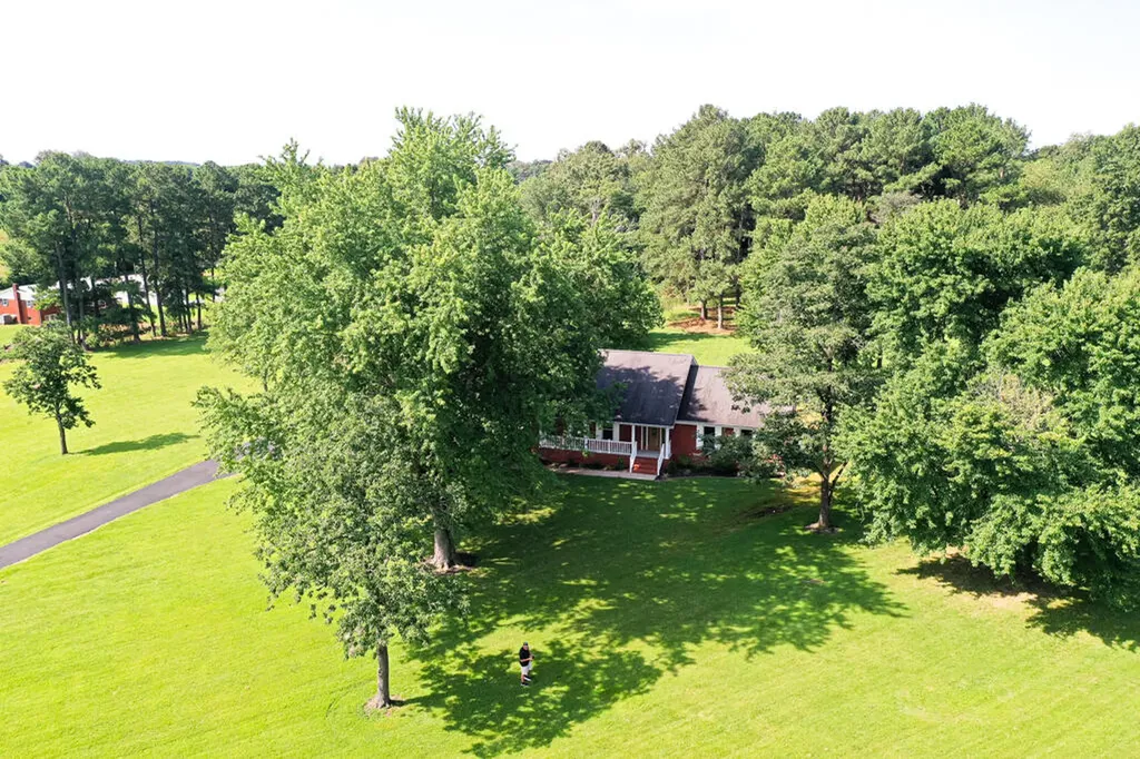 4213 Kentucky 80 W Mayfield KY 42066