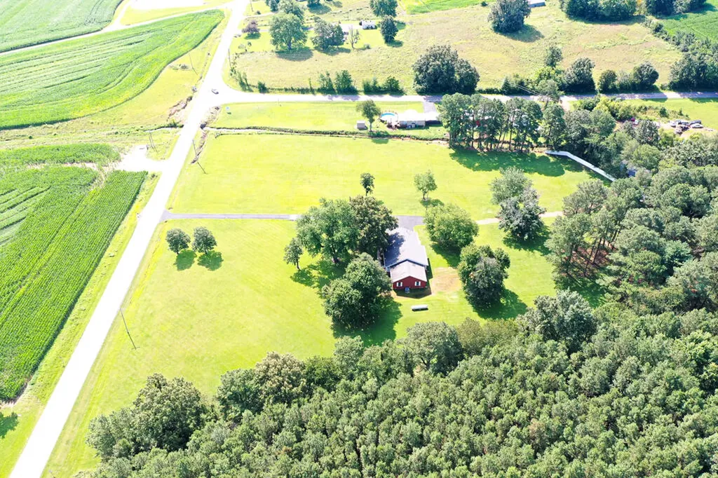 4213 Kentucky 80 W Mayfield KY 42066