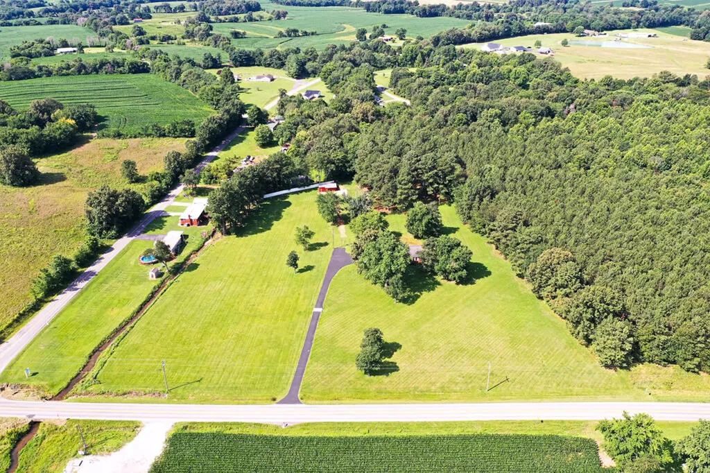 4213 Kentucky 80 W Mayfield KY 42066