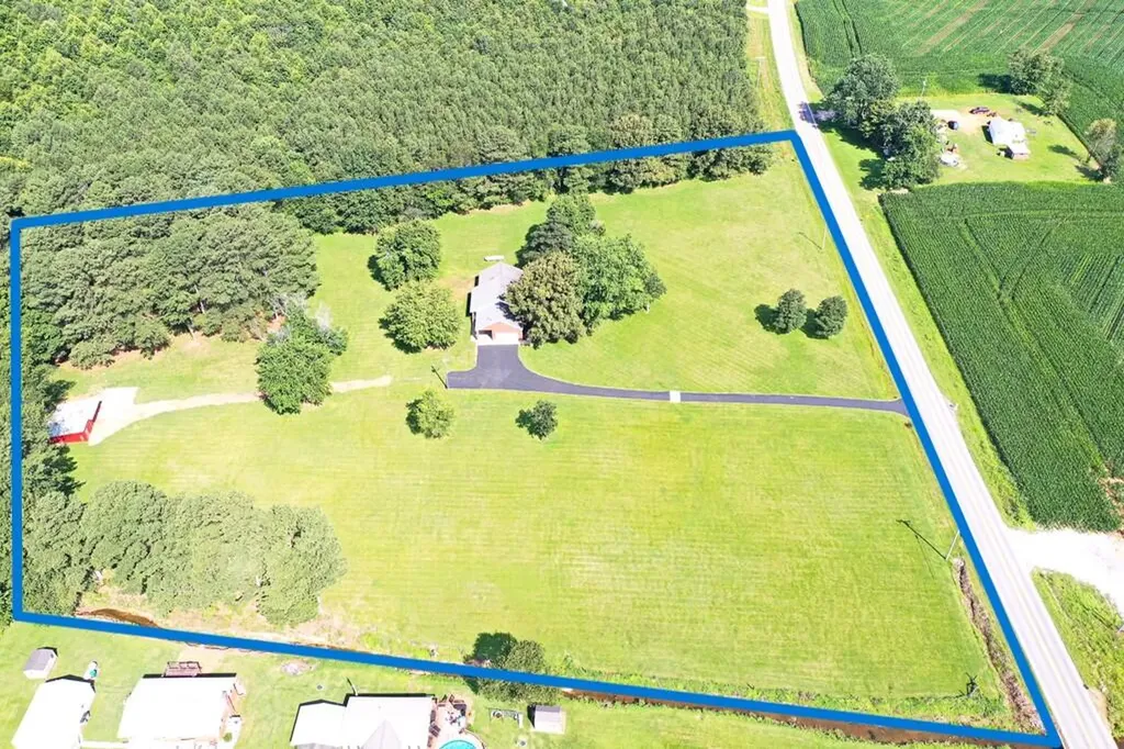 4213 Kentucky 80 W Mayfield KY 42066