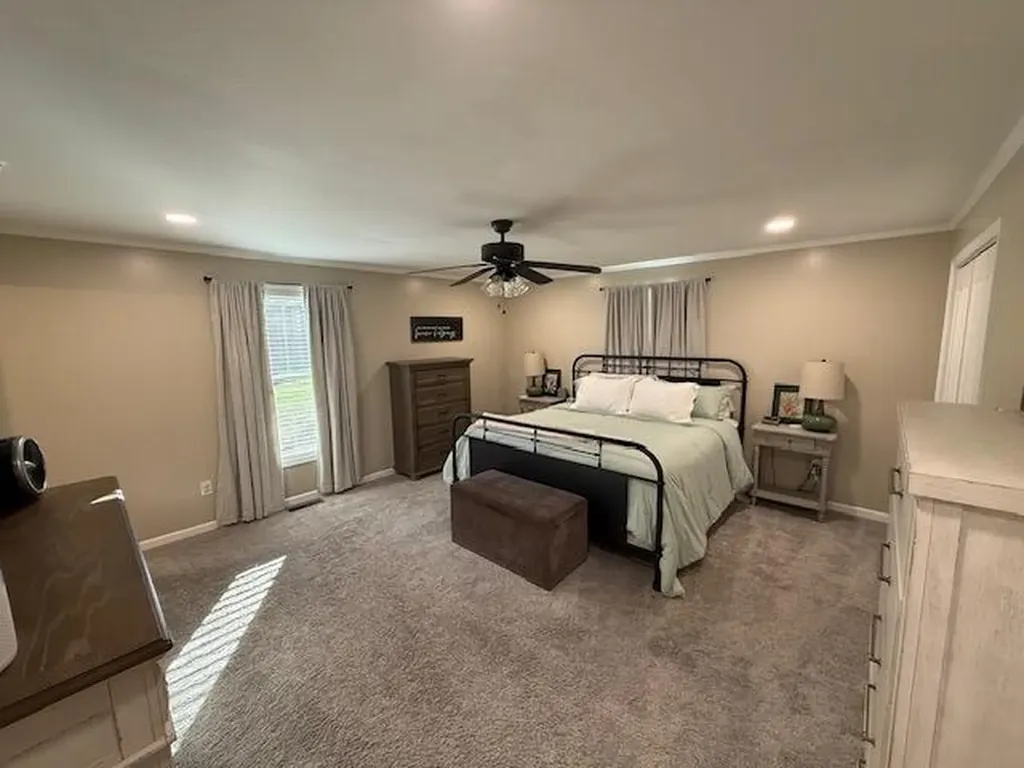4213 Kentucky 80 W Mayfield KY 42066