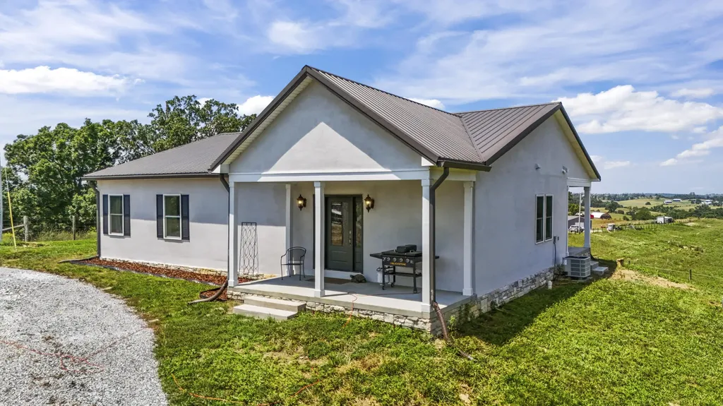 1518 Hughes Lane Cynthiana KY 41031