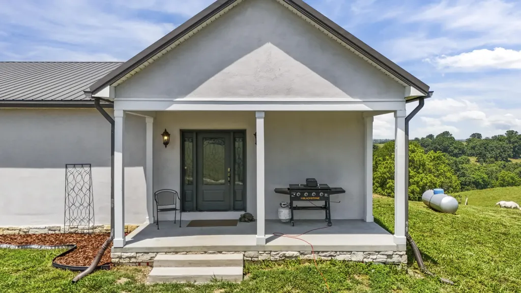 1518 Hughes Lane Cynthiana KY 41031