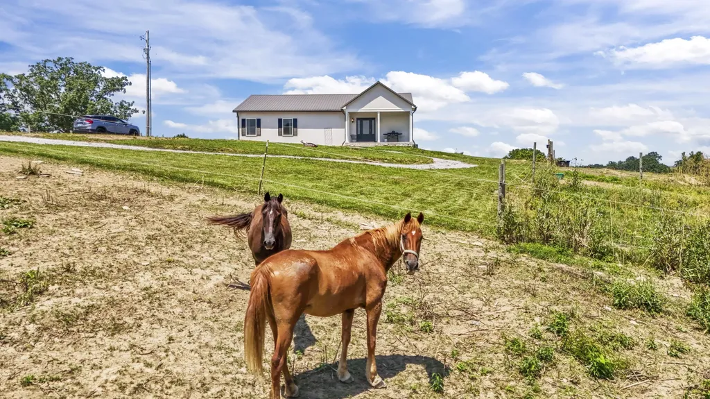 1518 Hughes Lane Cynthiana KY 41031