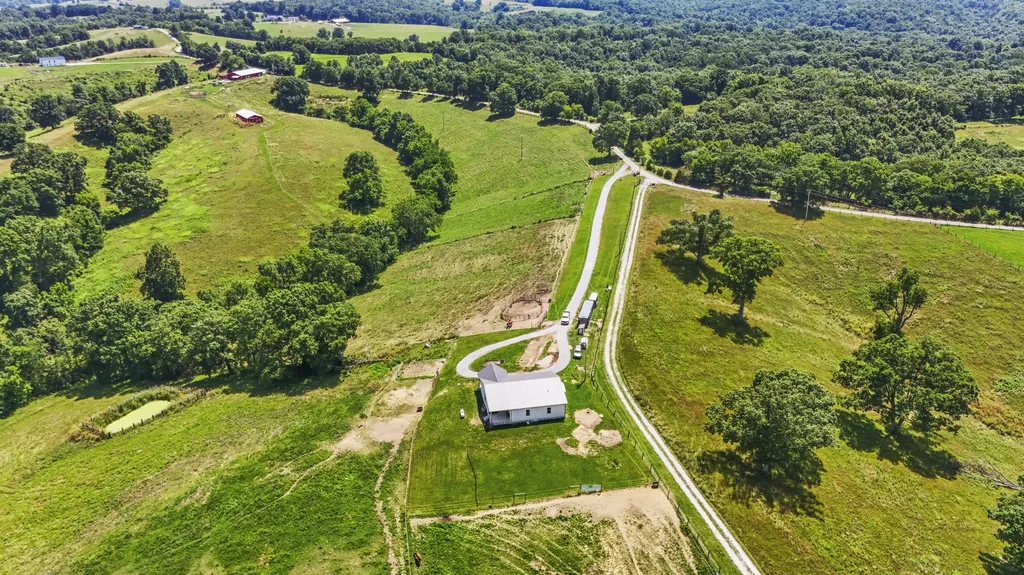 1518 Hughes Lane Cynthiana KY 41031