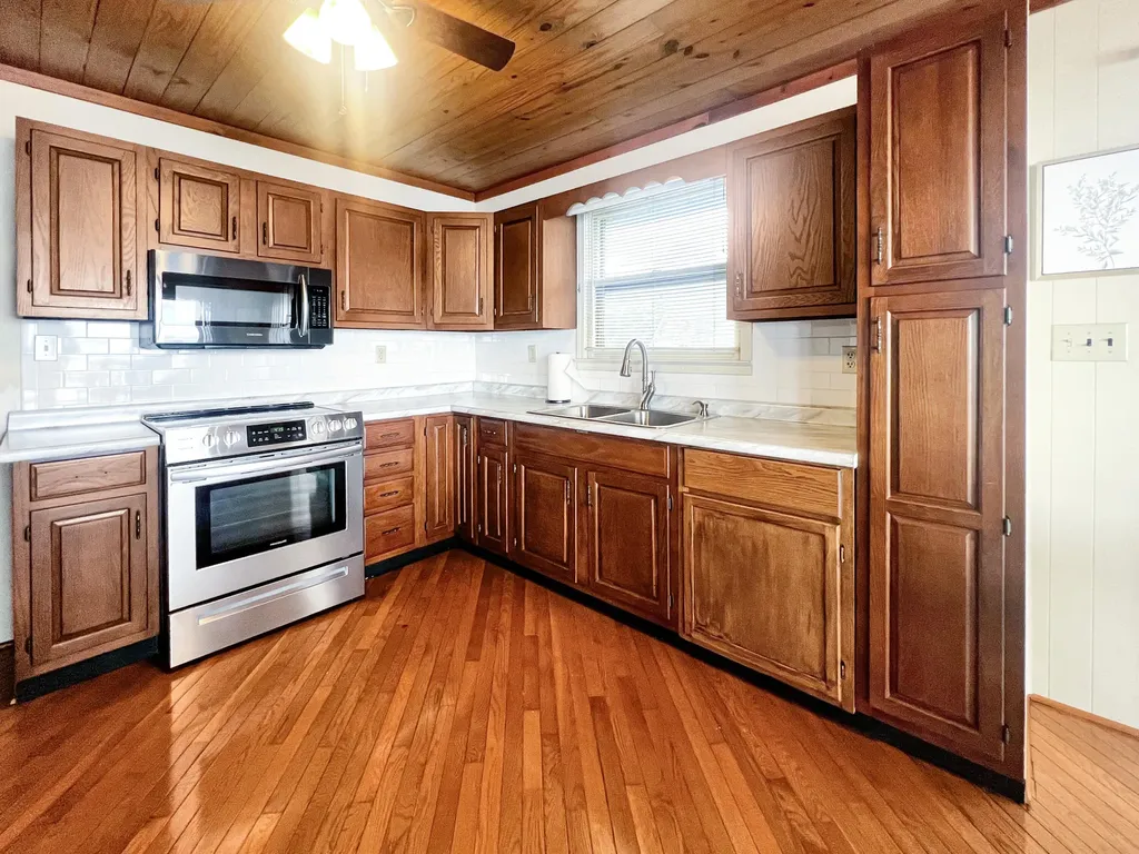 173 Arthur Court Gilbertsville KY 42044