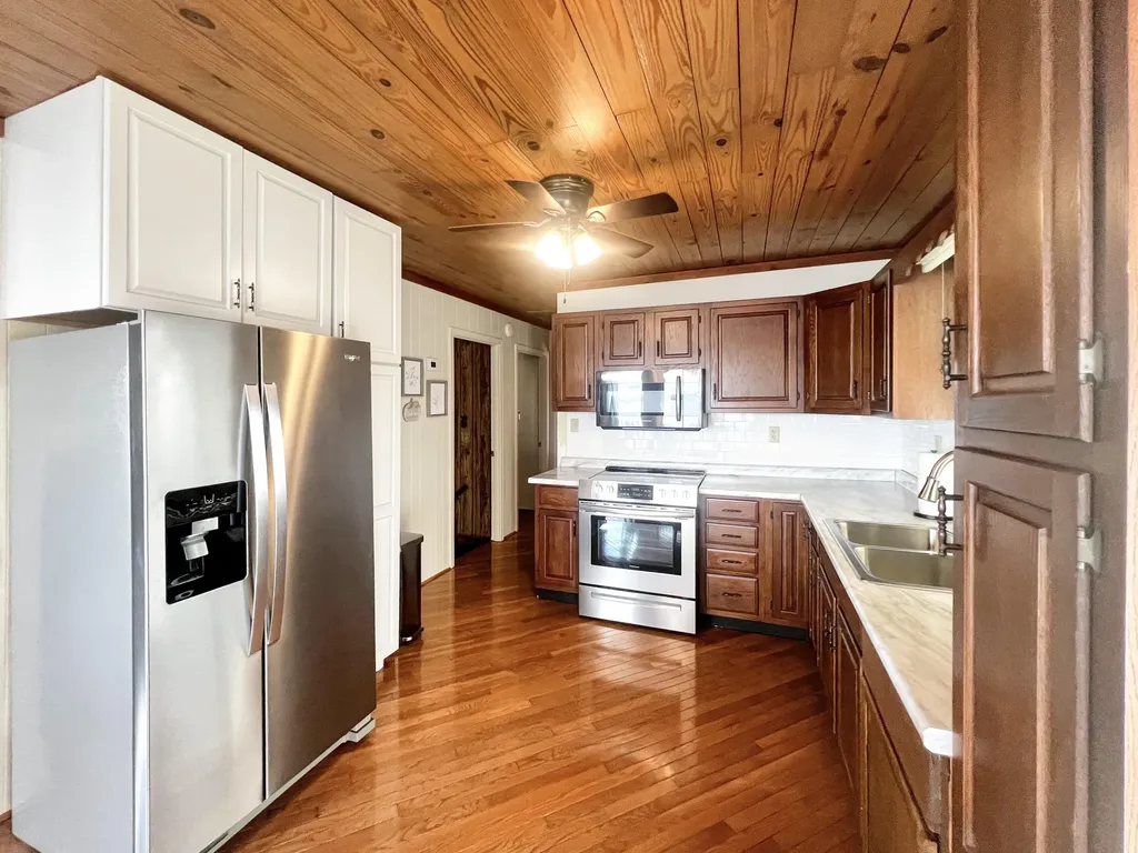 173 Arthur Court Gilbertsville KY 42044