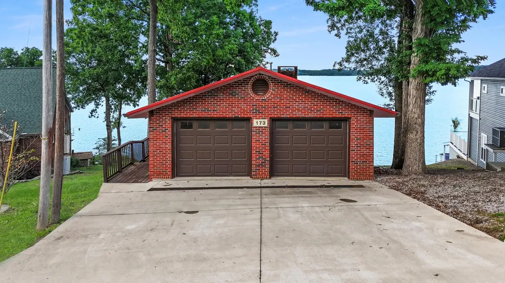 173 Arthur Court Gilbertsville KY 42044