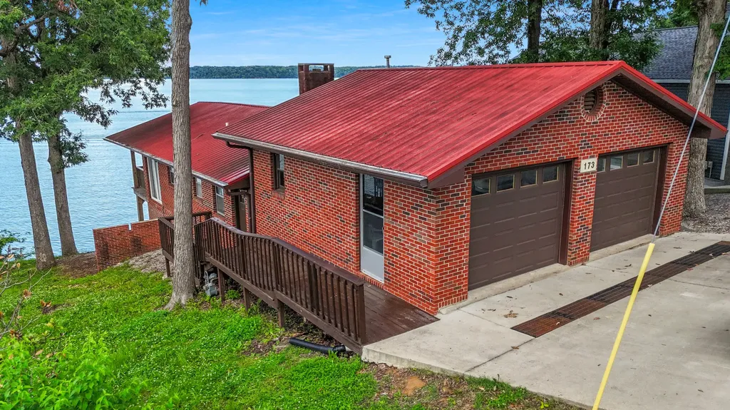 173 Arthur Court Gilbertsville KY 42044