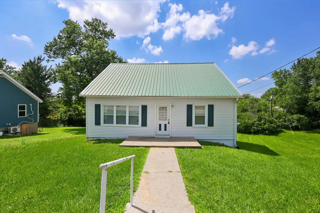 518 Graham Avenue Harrodsburg KY 40330