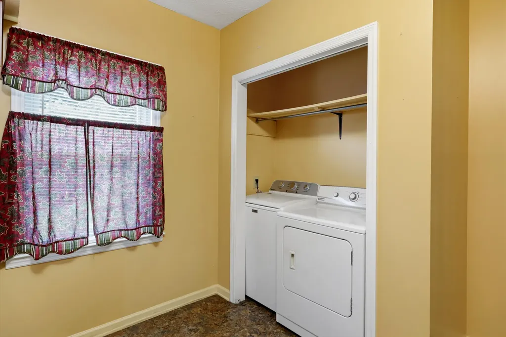 518 Graham Avenue Harrodsburg KY 40330