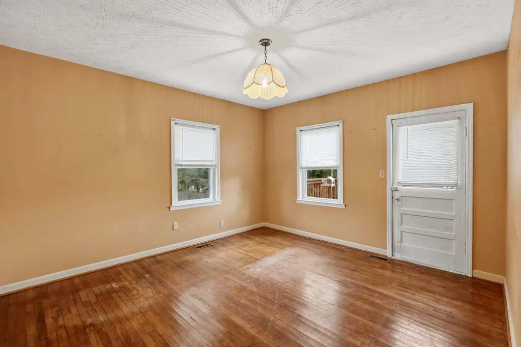 518 Graham Avenue Harrodsburg KY 40330