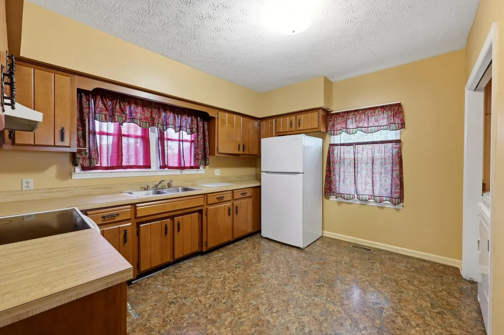 518 Graham Avenue Harrodsburg KY 40330