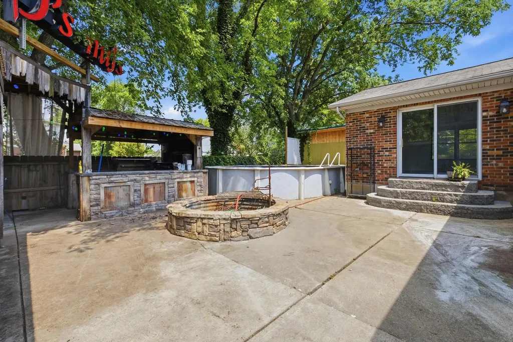 6502 Cady Drive Louisville KY 40258